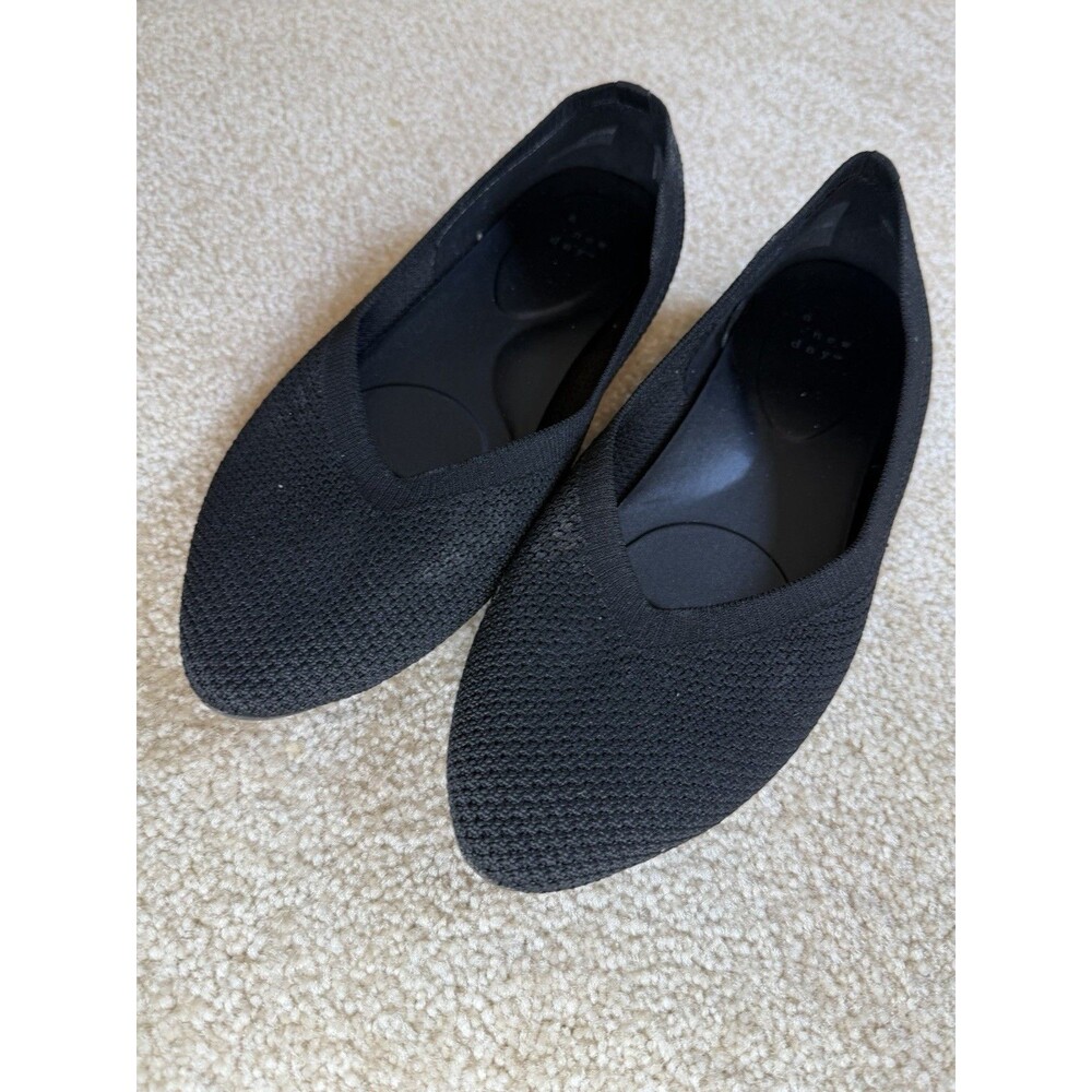 A New Day Black Pointed Toe Flats Size 9